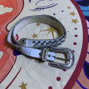 White Western Rhinestone Studded Belt Silver Buckle Y2K Cowgirl Glam 40 Inch